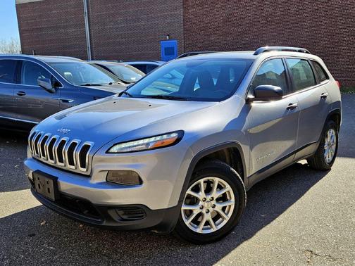 2016 Jeep Cherokee Sport
