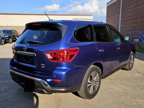 2018 Nissan Pathfinder SV