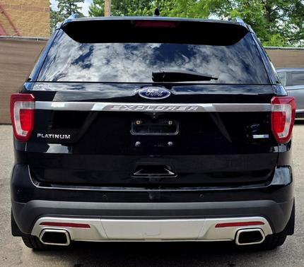 Black 2016 Ford Explorer Platinum