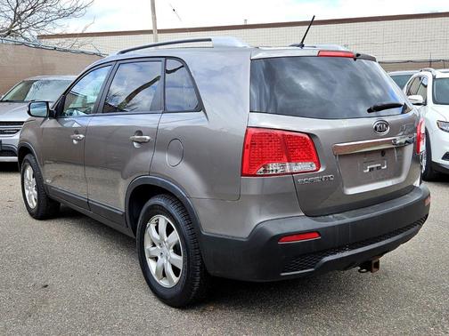 2011 Kia Sorento LX