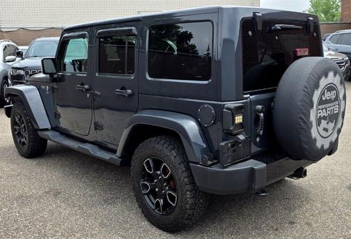 Smoke 2017 Jeep Wrangler Unlimited Sahara