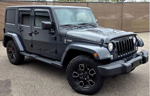 Smoke 2017 Jeep Wrangler Unlimited Sahara