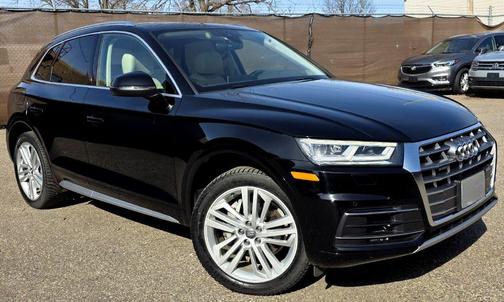 Brilliant Black 2018 Audi Q5 2.0T Tech Premium