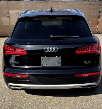 Brilliant Black 2018 Audi Q5 2.0T Tech Premium