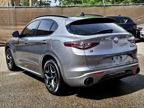 2020 Alfa Romeo Stelvio Ti Sport Carbon