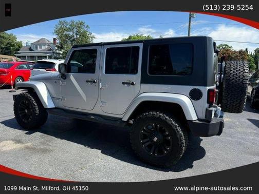 Silver 2008 Jeep Wrangler Unlimited Sahara