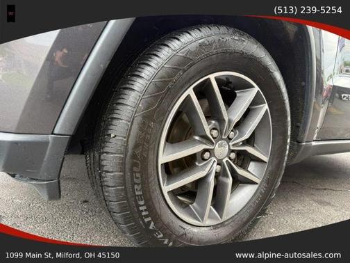 Gray 2017 Jeep Grand Cherokee Limited
