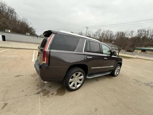 2016 Cadillac Escalade Luxury