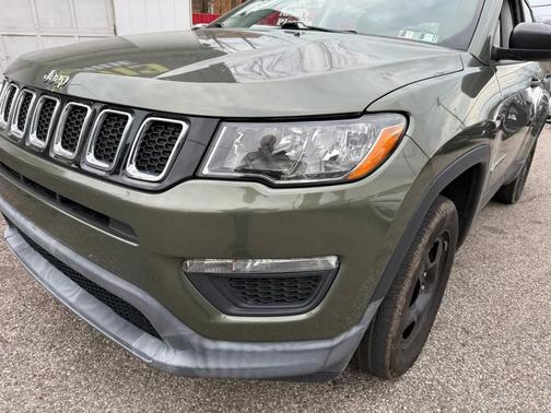 Olive Green Pearlcoat 2018 Jeep Compass Sport