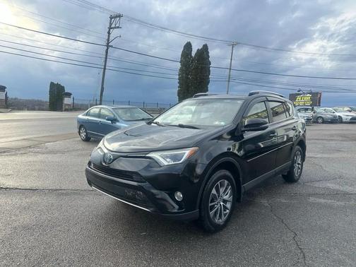 2017 Toyota RAV4 Hybrid XLE