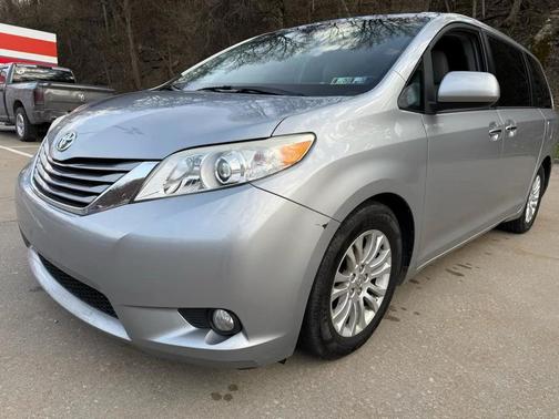 2015 Toyota Sienna XLE