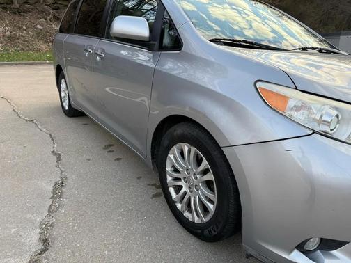 2015 Toyota Sienna XLE