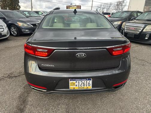 2017 Kia Cadenza Technology