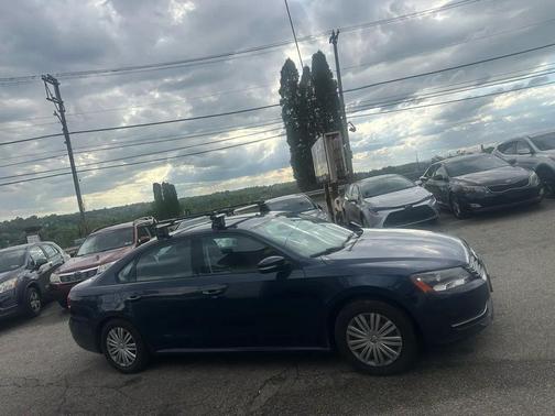 Night Blue Metallic 2015 Volkswagen Passat 1.8T Auto S
