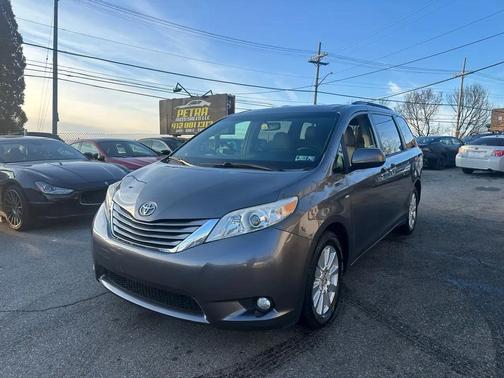 2017 Toyota Sienna XLE