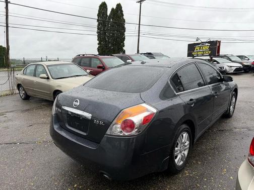 Gray 2010 Nissan Altima 2.5 SL