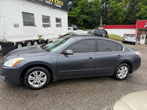 Gray 2010 Nissan Altima 2.5 SL