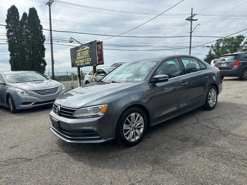 Platinum Gray Metallic 2015 Volkswagen Jetta Auto SE w/Connectivity