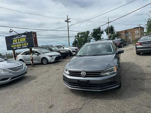 Platinum Gray Metallic 2015 Volkswagen Jetta Auto SE w/Connectivity