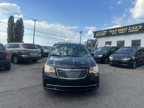 2012 Chrysler Town & Country Touring