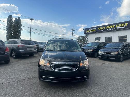 2012 Chrysler Town & Country Touring