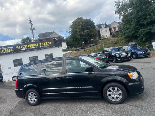 2012 Chrysler Town & Country Touring