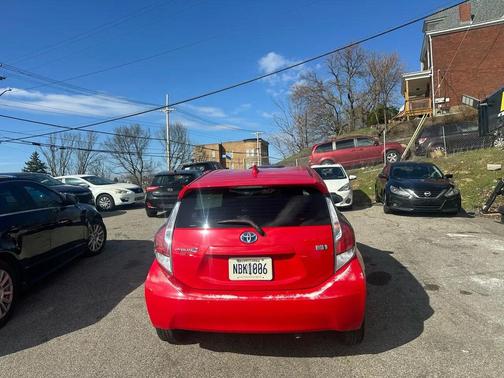 2016 Toyota Prius c Four