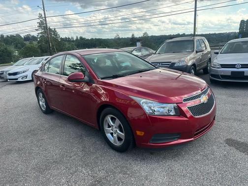 Red 2013 Chevrolet Cruze 1LT