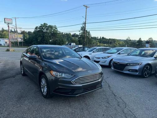 Magnetic 2017 Ford Fusion SE