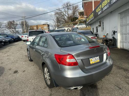 2013 Suzuki Kizashi SE