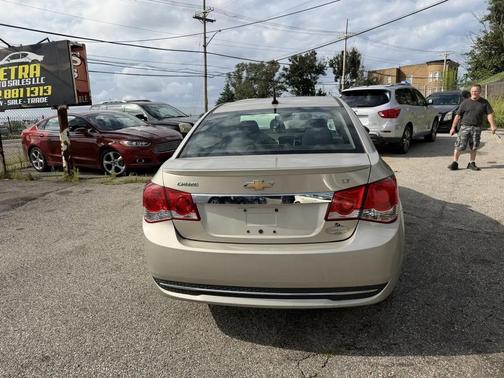 Gold 2014 Chevrolet Cruze 1LT