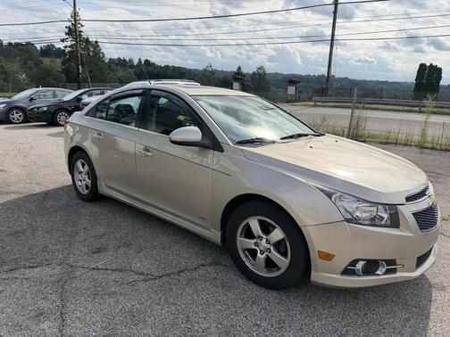 Gold 2014 Chevrolet Cruze 1LT