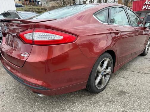 Burgundy 2014 Ford Fusion SE