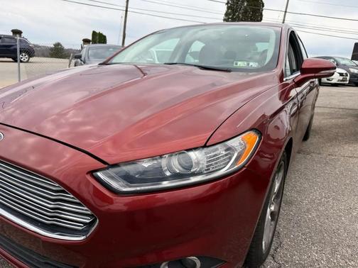 Burgundy 2014 Ford Fusion SE