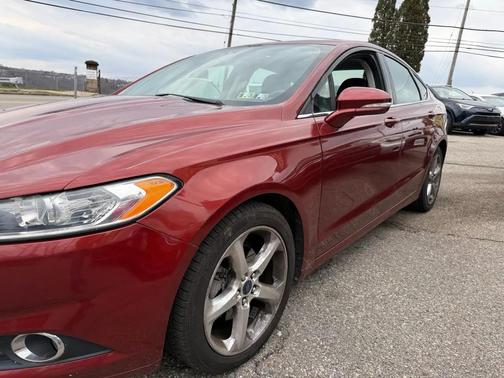 Burgundy 2014 Ford Fusion SE