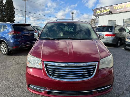 2014 Chrysler Town & Country Touring-L