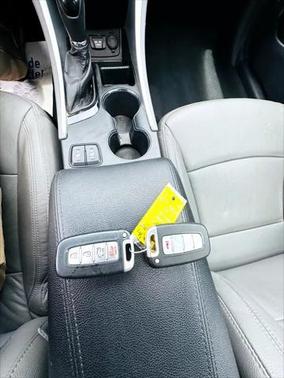2013 Hyundai SONATA Limited