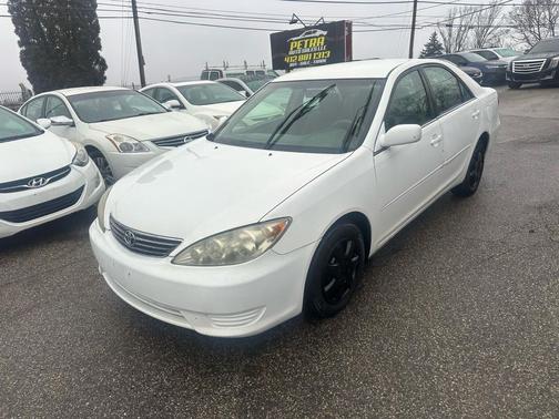 2005 Toyota Camry LE