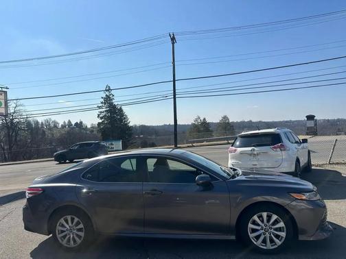 2018 Toyota Camry LE