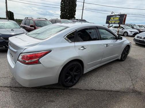 Brilliant Silver 2015 Nissan Altima 2.5 SV