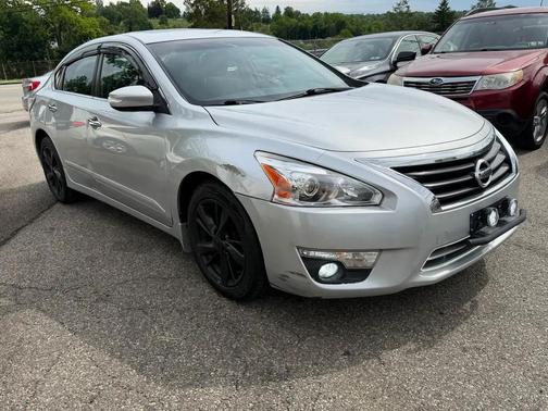 Brilliant Silver 2015 Nissan Altima 2.5 SV