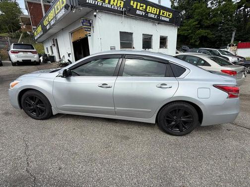 Brilliant Silver 2015 Nissan Altima 2.5 SV