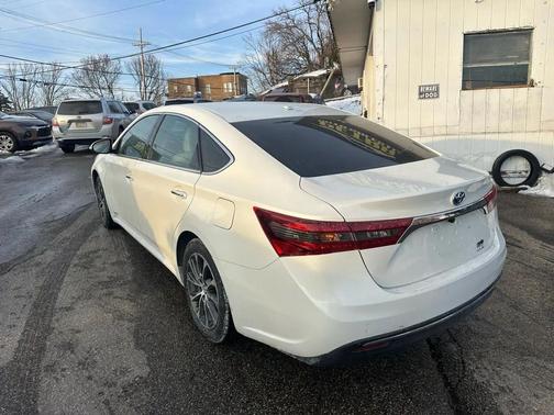 2016 Toyota Avalon Hybrid XLE Premium