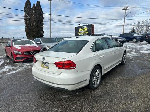 2015 Volkswagen Passat 1.8T Auto SEL Premium
