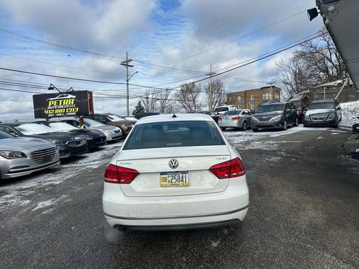 2015 Volkswagen Passat 1.8T Auto SEL Premium