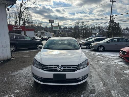 2015 Volkswagen Passat 1.8T Auto SEL Premium