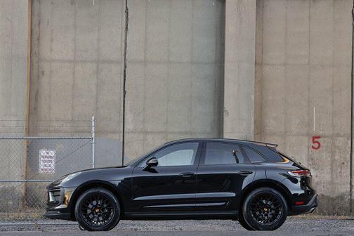 2022 Porsche Macan