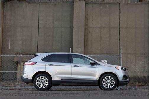 2024 Ford Edge Titanium