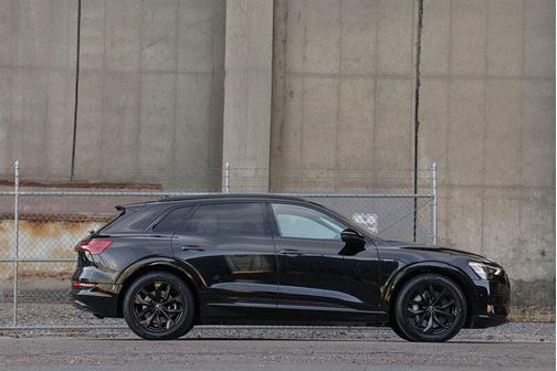 2022 Audi e-tron Premium