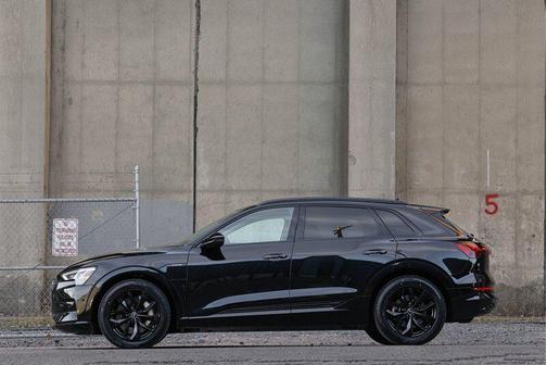 2022 Audi e-tron Premium